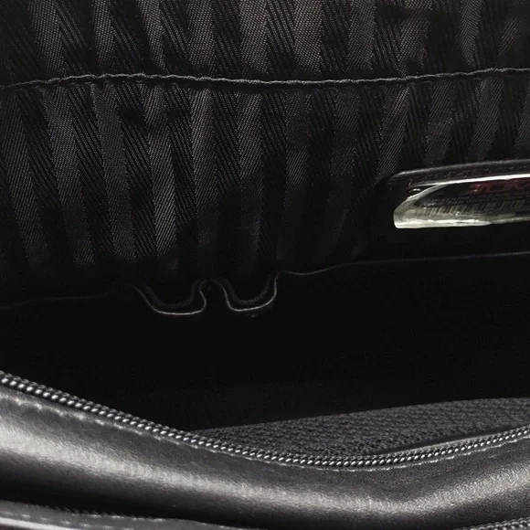 Tumi nylon 12x12 shoulder bag - Picture 6 of 15